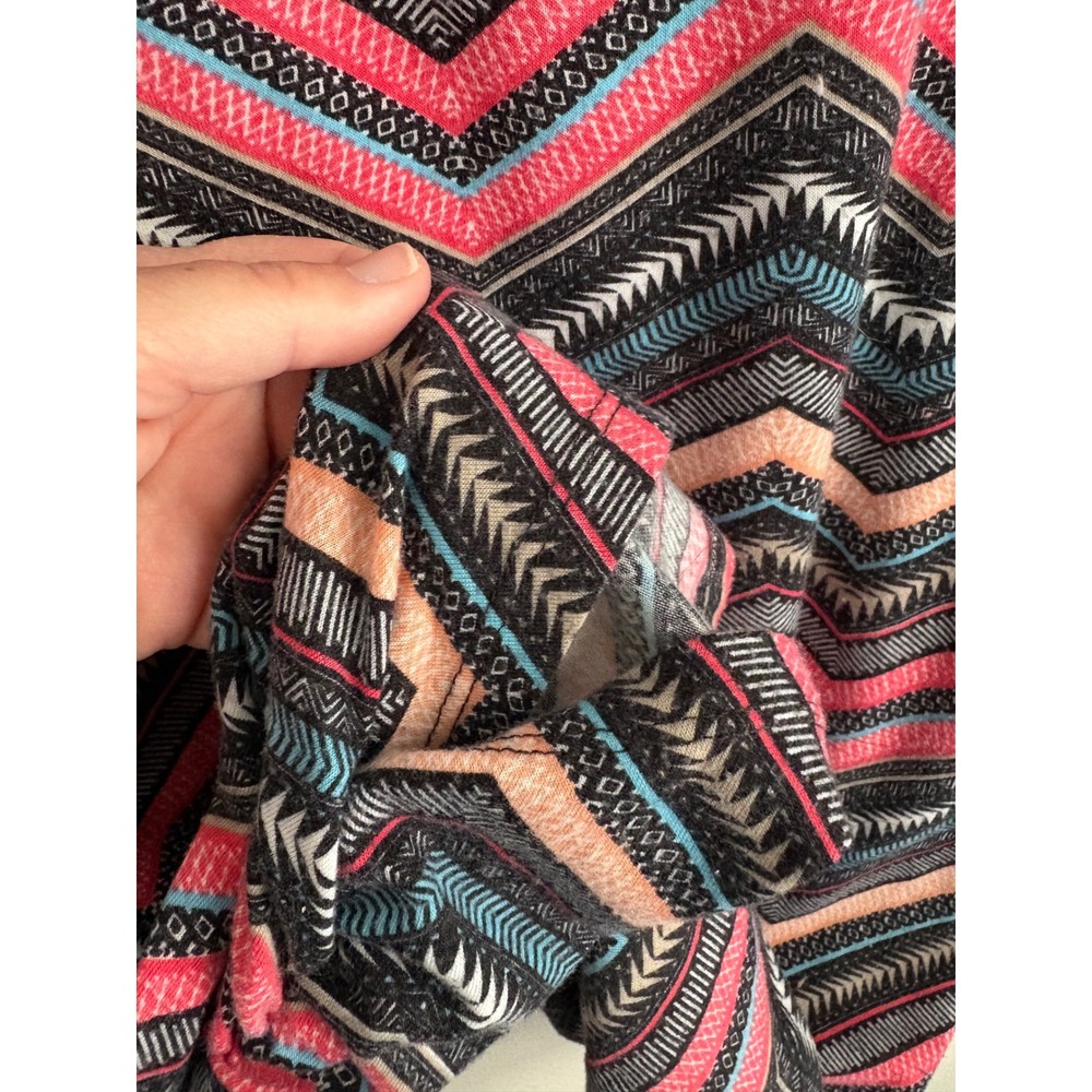 Bisou Bisou Michele Bohbot Chevron Tribal Print Keyhole Neck Top XL Pink Blue - Picture 4 of 5